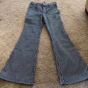 Retro vibes with these high waisted flares